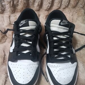 Nike Men's Black and White Sneakers